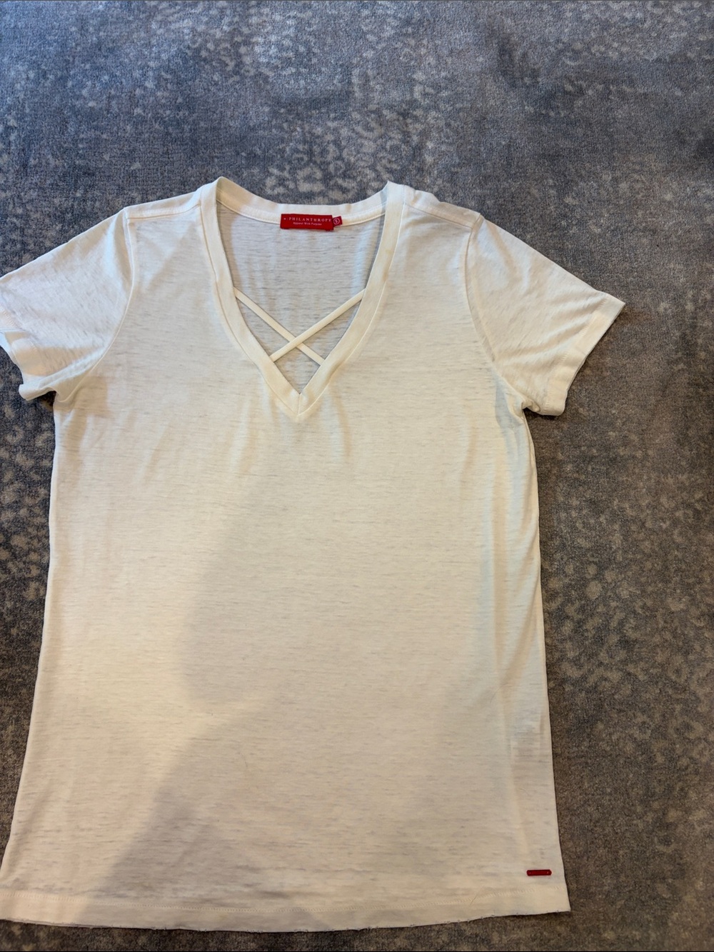 PHILANTHROPY CREAM WOMENS SIZE S T CROSS V NECK NWOT